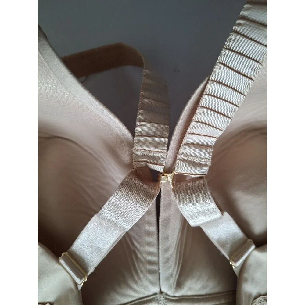Vanity Fair Effortless Wire Free Bra Size 38DD Beige Tan Plunge 77164
